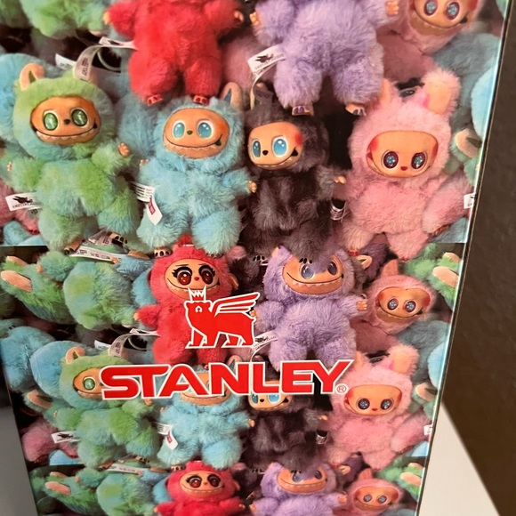 Stanley X Labubu Limited Edition Multicolor Quencher H2.0 Tumbler 40 oz NIB - Picture 11 of 13